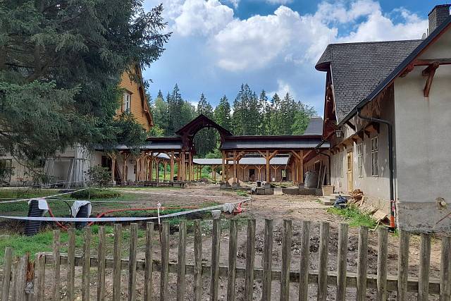 Rekonstrukce zámečku Tři Trubky pokračuje