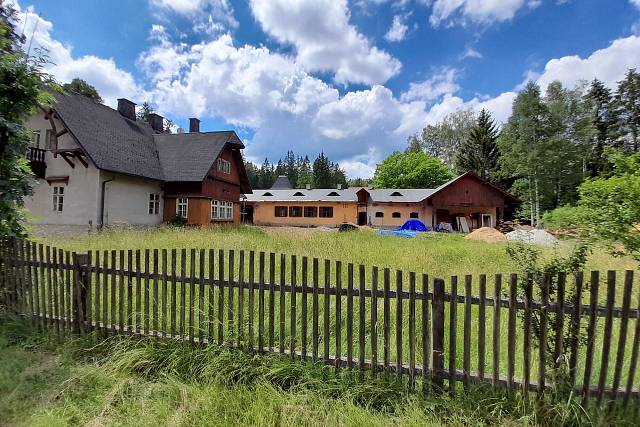 Rekonstrukce zámečku Tři Trubky pokračuje