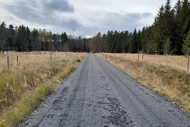 Další opravená cesta v Brdech - z Trojhranu na Bor