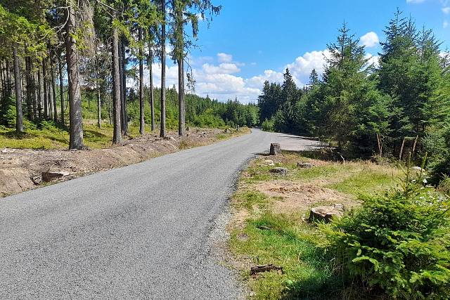 Obecnická cesta byla opravena