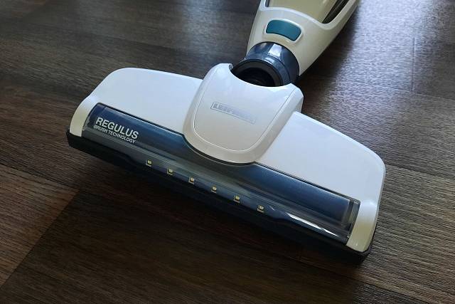 Recenze: Tyčový vysavač Regulus PowerVac 2v1 LEIFHEIT