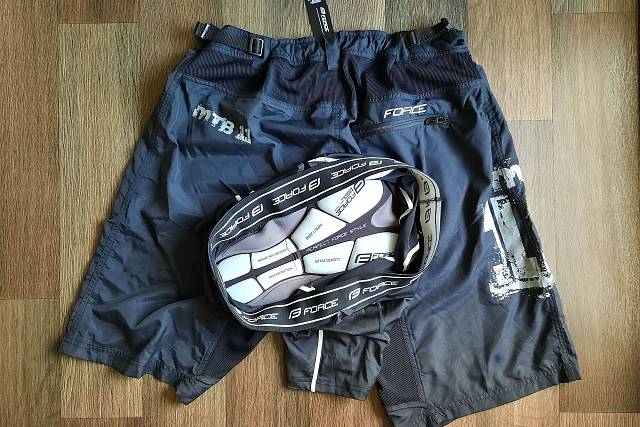 Recenze: Cyklistické kraťasy Force MTB-11
