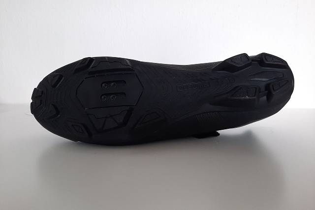 Recenze: MTB tretry Shimano SH-XC1 / SH-XC100