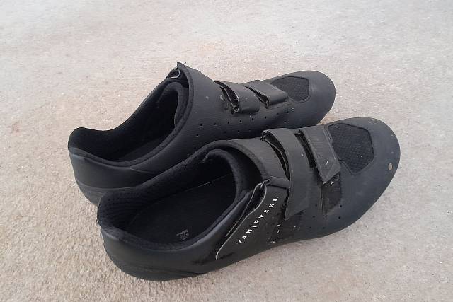 Recenze: Cyklistické tretry Van Rysel RoadR 500