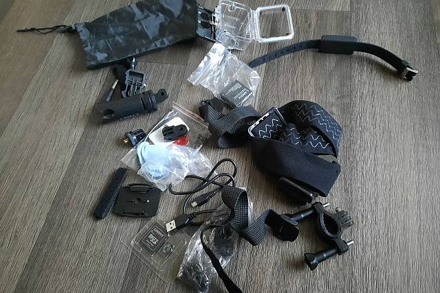 Recence: Kamera LAMAX W9.1