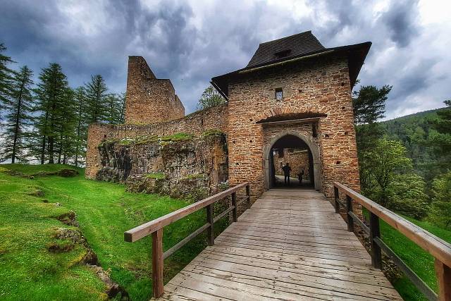 Šumava - Vlčí výběh, hrad Velhartice a Kašperk, Kašperské Hory, Čenkova pila