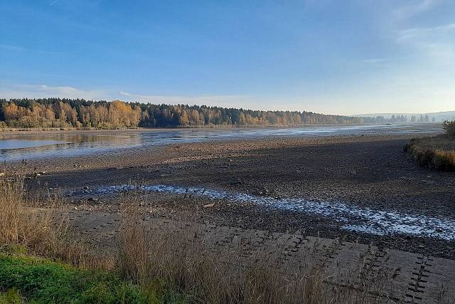 Dolejší padrťský rybník je vypuštěný