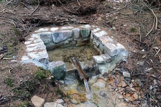 Uhlířská studánka