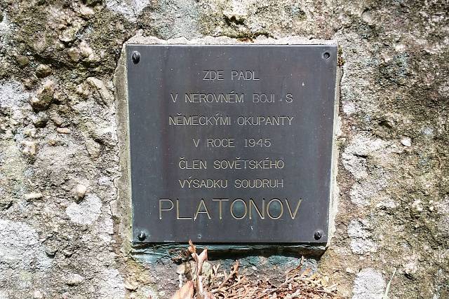 Pomník - Platonov