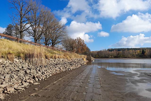 Dnes je výlov Dolejšího padrťského rybníka