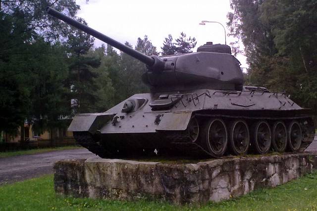 Tank T-34 na SBV Bahna 1000