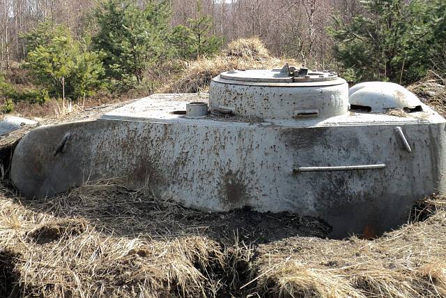 Věž z tanku na cvičišti Brda