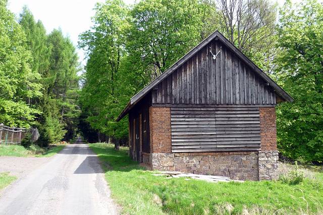 Stodola ve Skelné Huti