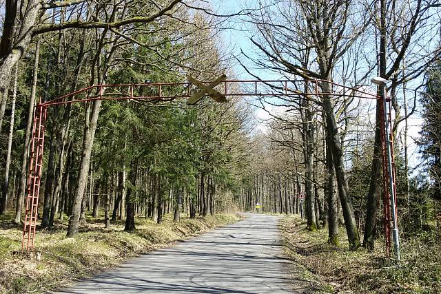 Vstupní brána u PTS Kolvín
