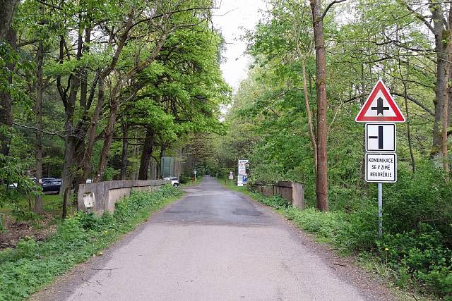 1. most od Strašic k zámečku Tři Trubky