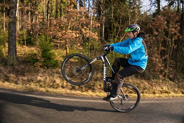 Jak na MTB wheelie - tipy pro začátečníky