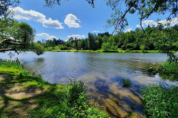 Na kole: Úsek Berounka červená - Kříše - Darová - U Kolečků - Velká Radná - Kaceřovský Mlýn - Žíkovský mlýn