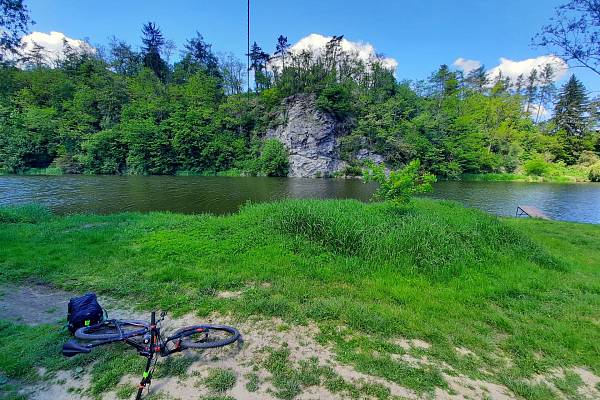 Na kole: Úsek Berounka červená - Kříše - Darová - U Kolečků - Velká Radná - Kaceřovský Mlýn - Žíkovský mlýn